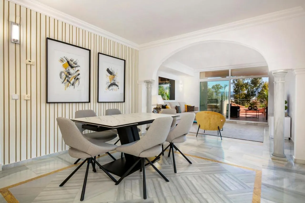 Stunning 2 Bedroom Apartment Magna Marbella Rdr259
