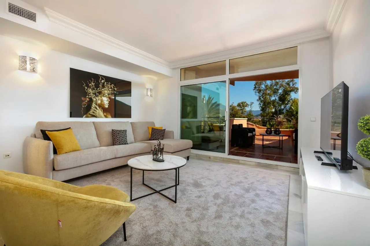 Stunning 2 Bedroom Apartment Magna Marbella Rdr259