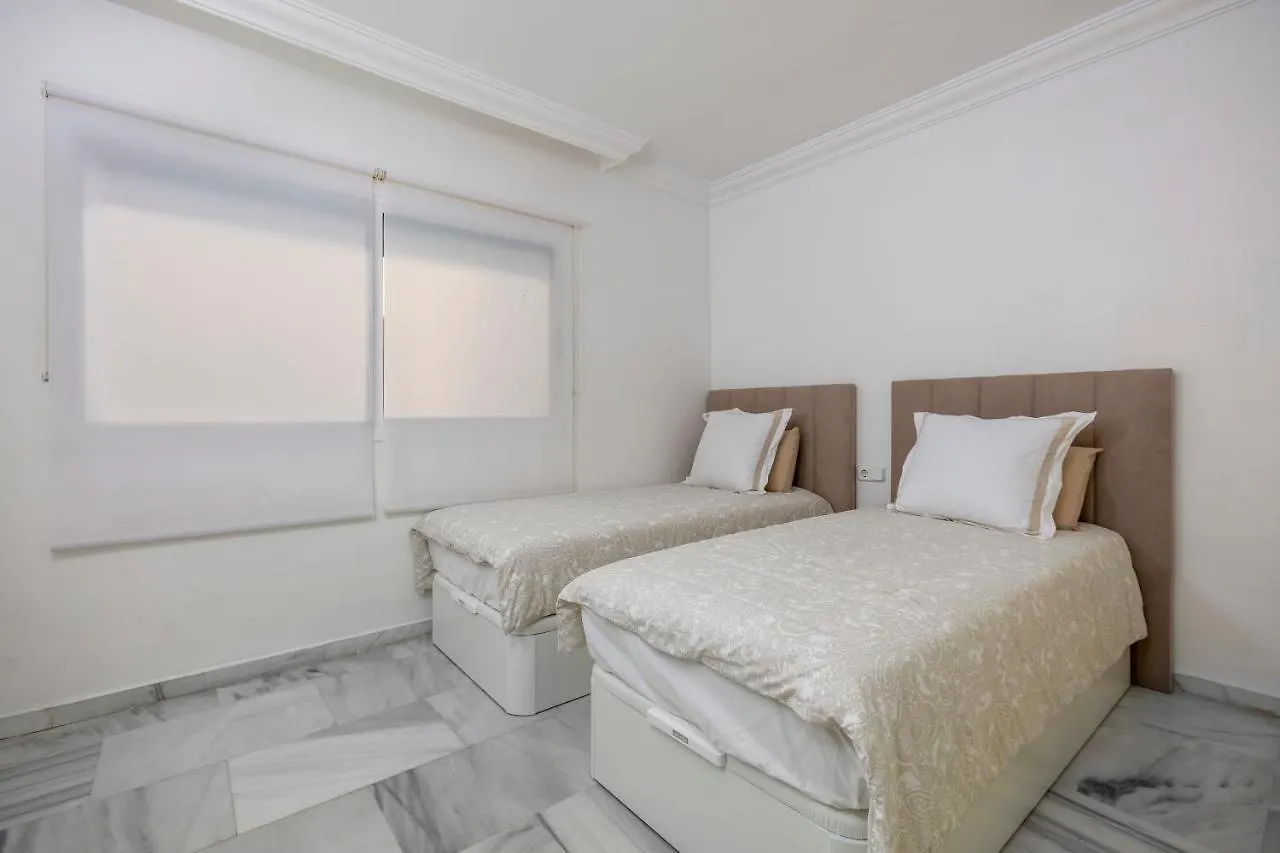 Stunning 2 Bedroom Apartment Magna Marbella Rdr259